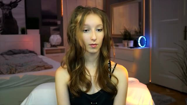 Gallery image thumbnail from Kira9's myfreecams stream on, 09/12/2025, 21:56 image 16 of 20