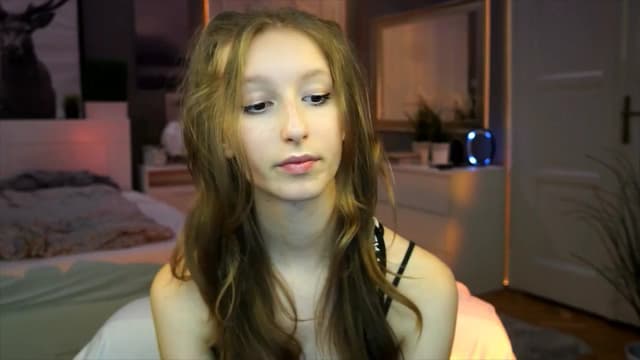 Gallery image thumbnail from Kira9's myfreecams stream on, 09/12/2025, 21:56 image 12 of 20