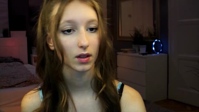 Gallery image thumbnail from Kira9's myfreecams stream on, 09/13/2025, 19:06 image 16 of 20