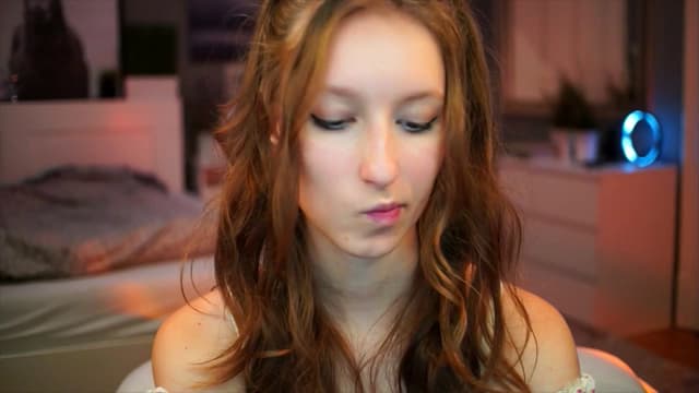 Gallery image thumbnail from Kira9's myfreecams stream on, 09/14/2025, 19:13 image 2 of 20
