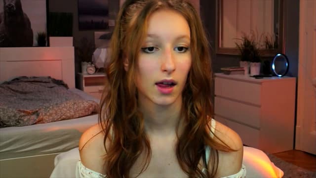 Gallery image thumbnail from Kira9's myfreecams stream on, 09/14/2025, 21:15 image 3 of 20