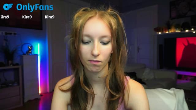 Gallery image thumbnail from Kira9's myfreecams stream on, 09/18/2025, 19:14 image 7 of 20