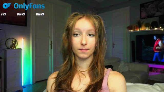 Gallery image thumbnail from Kira9's myfreecams stream on, 09/18/2025, 19:14 image 2 of 20
