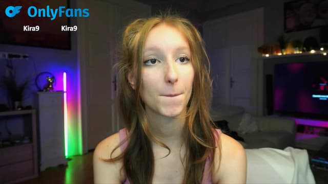 Gallery image thumbnail from Kira9's myfreecams stream on, 09/18/2025, 19:14 image 13 of 20