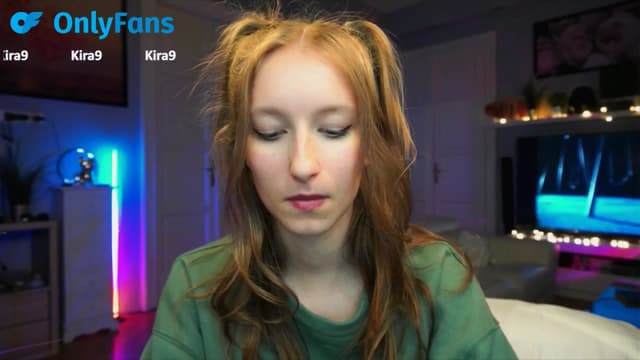 Gallery image thumbnail from Kira9's myfreecams stream on, 09/19/2025, 21:31 image 16 of 20