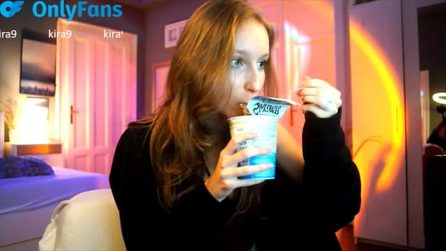 Gallery image thumbnail from Kira9's myfreecams stream on, 09/25/2025, 20:05 image 4 of 20