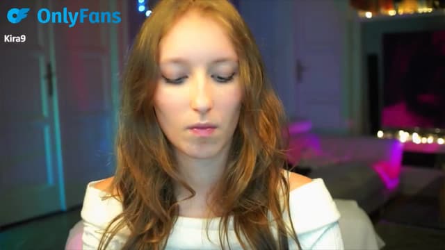 Gallery image thumbnail from Kira9's myfreecams stream on, 09/28/2025, 21:02 image 18 of 20