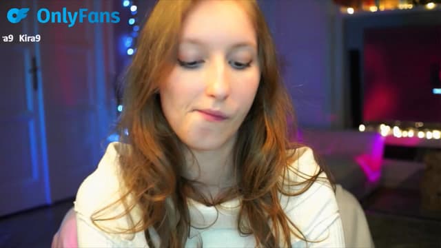 Gallery image thumbnail from Kira9's myfreecams stream on, 09/28/2025, 21:53 image 15 of 20