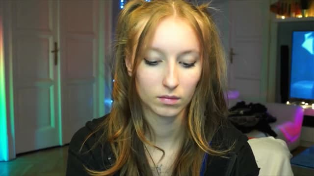 Gallery image thumbnail from Kira9's myfreecams stream on, 10/03/2025, 20:19 image 20 of 20
