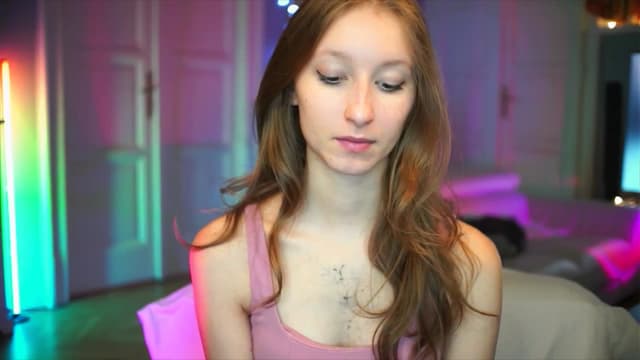 Gallery image thumbnail from Kira9's myfreecams stream on, 10/05/2025, 17:30 image 6 of 20