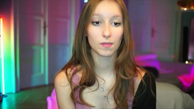 Gallery image thumbnail from Kira9's myfreecams stream on, 10/05/2025, 18:50 image 2 of 20