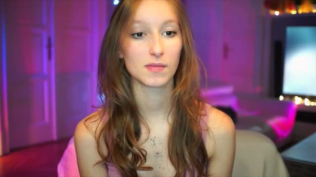 Gallery image thumbnail from Kira9's myfreecams stream on, 10/05/2025, 19:31 image 8 of 20