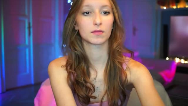 Gallery image thumbnail from Kira9's myfreecams stream on, 10/05/2025, 19:31 image 14 of 20