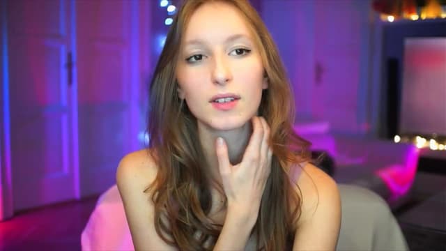 Gallery image thumbnail from Kira9's myfreecams stream on, 10/05/2025, 19:31 image 16 of 20