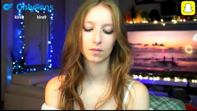 Gallery image thumbnail from Kira9's myfreecams stream on, 10/12/2025, 17:03 image 17 of 20