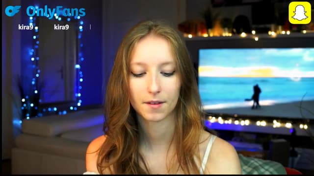Gallery image thumbnail from Kira9's myfreecams stream on, 10/12/2025, 17:03 image 11 of 20