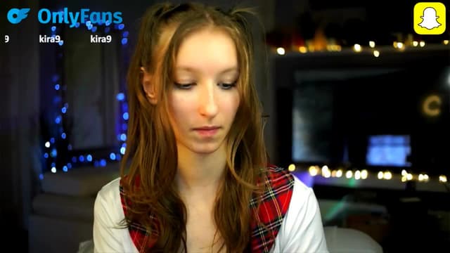 Gallery image thumbnail from Kira9's myfreecams stream on, 10/16/2025, 17:18 image 18 of 20