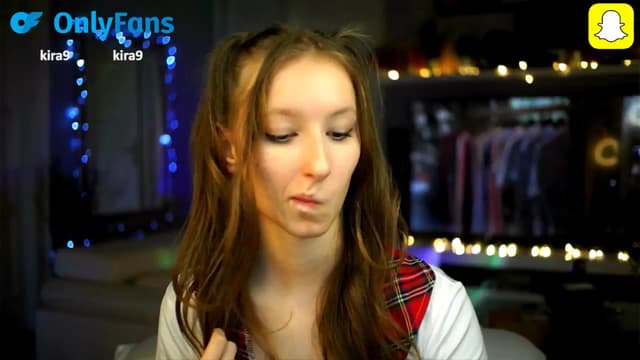 Gallery image thumbnail from Kira9's myfreecams stream on, 10/16/2025, 17:18 image 3 of 20