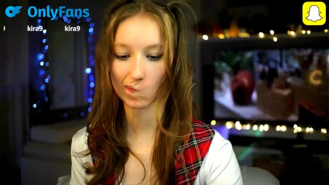 Gallery image thumbnail from Kira9's myfreecams stream on, 10/16/2025, 17:18 image 15 of 20