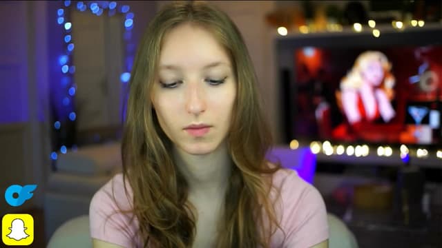 Gallery image thumbnail from Kira9's myfreecams stream on, 10/17/2025, 15:14 image 6 of 20