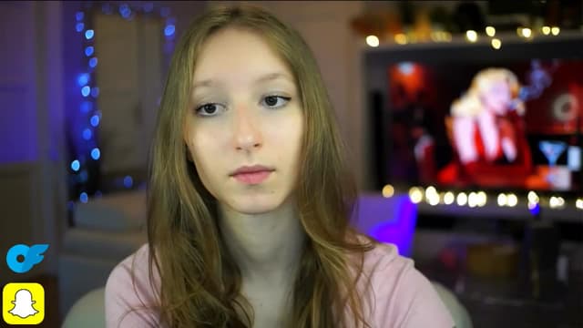 Gallery image thumbnail from Kira9's myfreecams stream on, 10/17/2025, 15:14 image 7 of 20