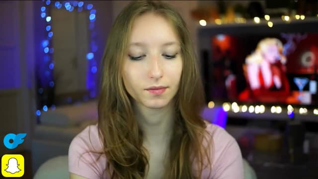 Gallery image thumbnail from Kira9's myfreecams stream on, 10/17/2025, 15:14 image 5 of 20