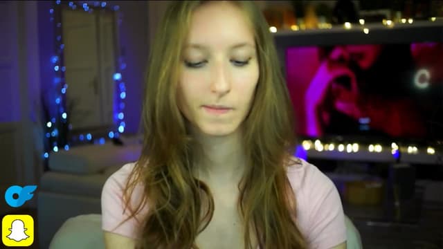 Gallery image thumbnail from Kira9's myfreecams stream on, 10/17/2025, 18:32 image 14 of 20