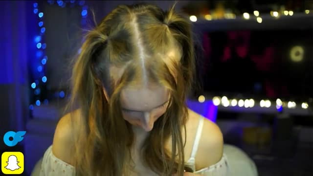 Gallery image thumbnail from Kira9's myfreecams stream on, 10/18/2025, 18:37 image 15 of 20