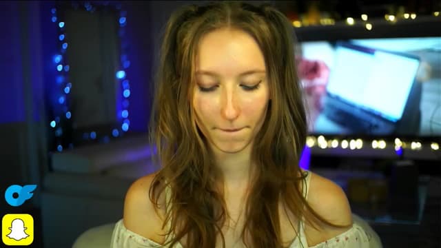 Gallery image thumbnail from Kira9's myfreecams stream on, 10/18/2025, 21:38 image 13 of 20