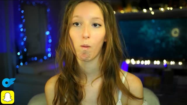 Gallery image thumbnail from Kira9's myfreecams stream on, 10/18/2025, 21:38 image 17 of 20
