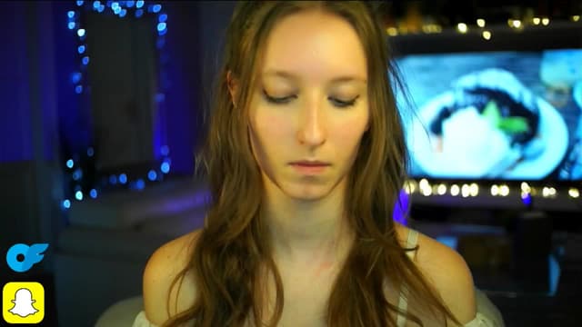 Gallery image thumbnail from Kira9's myfreecams stream on, 10/18/2025, 21:38 image 8 of 20