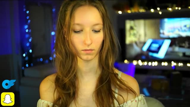 Gallery image thumbnail from Kira9's myfreecams stream on, 10/18/2025, 21:38 image 1 of 20