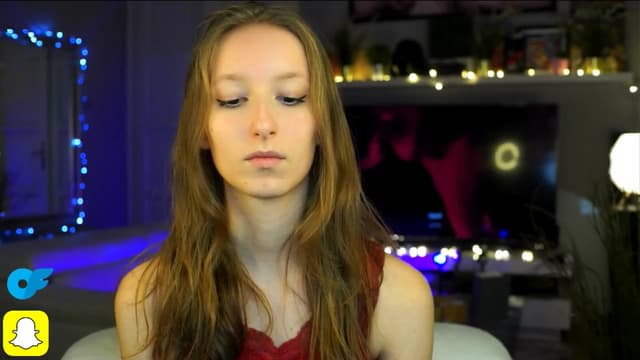 Gallery image thumbnail from Kira9's myfreecams stream on, 10/19/2025, 21:39 image 18 of 20