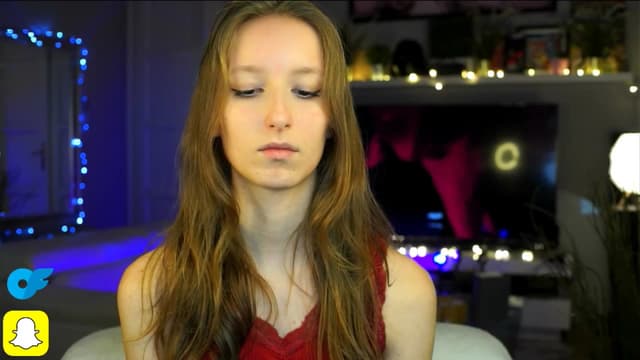 Gallery image thumbnail from Kira9's myfreecams stream on, 10/19/2025, 21:39 image 17 of 20