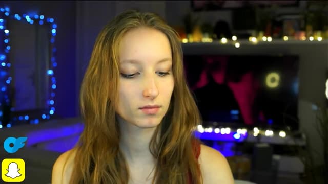 Gallery image thumbnail from Kira9's myfreecams stream on, 10/19/2025, 21:39 image 6 of 20