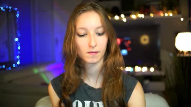 Gallery image thumbnail from Kira9's myfreecams stream on, 10/25/2025, 16:38 image 17 of 20