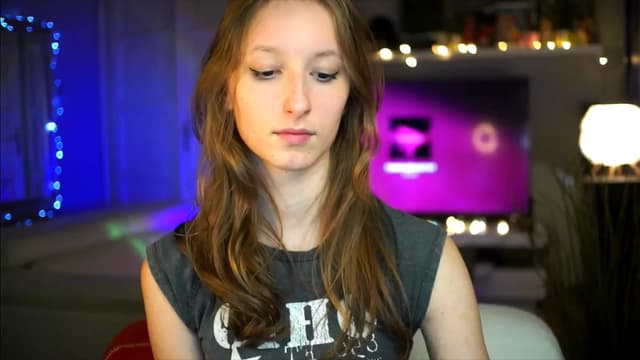 Gallery image thumbnail from Kira9's myfreecams stream on, 10/25/2025, 18:28 image 3 of 20