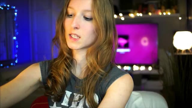 Gallery image thumbnail from Kira9's myfreecams stream on, 10/25/2025, 18:28 image 6 of 20