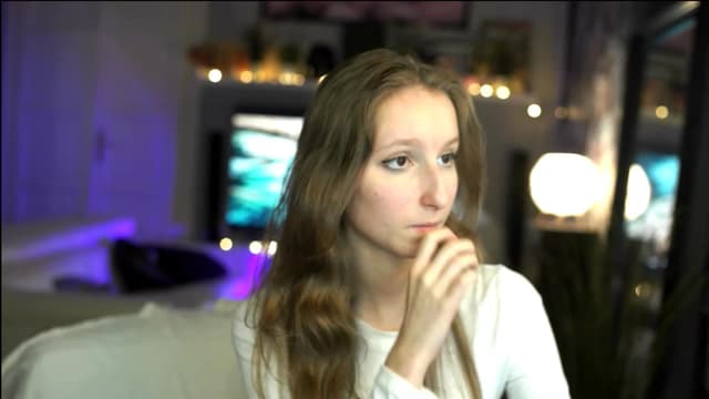 Gallery image thumbnail from Kira9's myfreecams stream on, 11/02/2025, 21:38 image 19 of 20