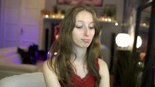 Gallery image thumbnail from Kira9's myfreecams stream on, 11/03/2025, 18:58 image 3 of 20