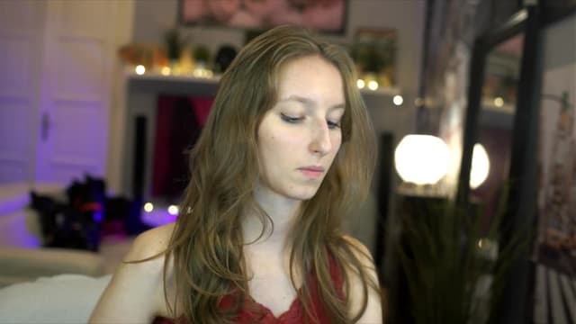 Gallery image thumbnail from Kira9's myfreecams stream on, 11/03/2025, 21:20 image 5 of 20