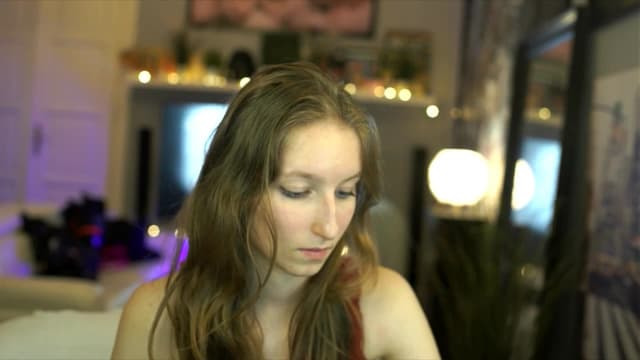 Gallery image thumbnail from Kira9's myfreecams stream on, 11/03/2025, 21:20 image 17 of 20