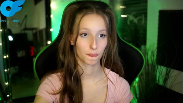 Gallery image thumbnail from Kira9's myfreecams stream on, 11/07/2025, 19:01 image 5 of 20