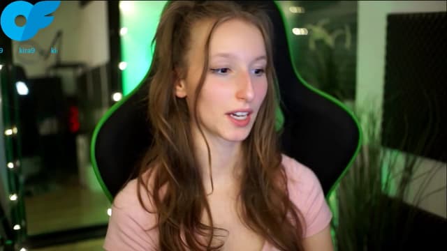Gallery image thumbnail from Kira9's myfreecams stream on, 11/07/2025, 21:34 image 10 of 20