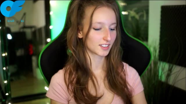 Gallery image thumbnail from Kira9's myfreecams stream on, 11/07/2025, 21:34 image 8 of 20