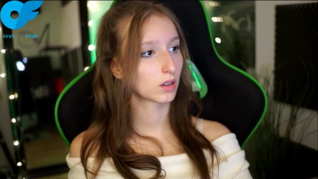 Gallery image thumbnail from Kira9's myfreecams stream on, 11/08/2025, 20:33 image 2 of 20
