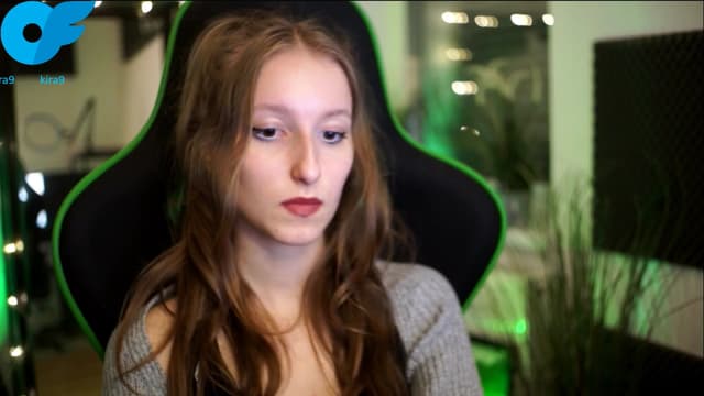 Gallery image thumbnail from Kira9's myfreecams stream on, 11/09/2025, 21:42 image 17 of 20