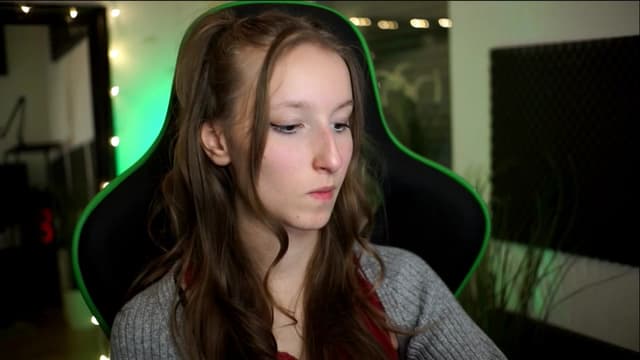 Gallery image thumbnail from Kira9's myfreecams stream on, 11/14/2025, 16:12 image 9 of 20