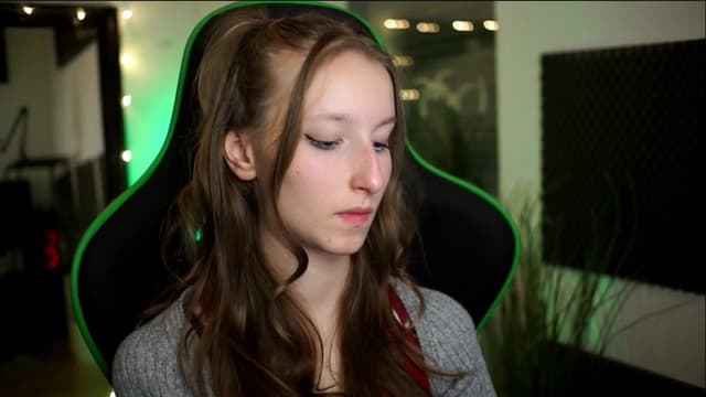 Gallery image thumbnail from Kira9's myfreecams stream on, 11/14/2025, 16:12 image 13 of 20