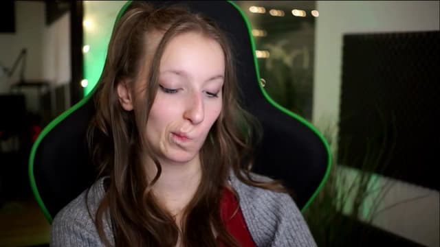 Gallery image thumbnail from Kira9's myfreecams stream on, 11/14/2025, 18:50 image 1 of 20